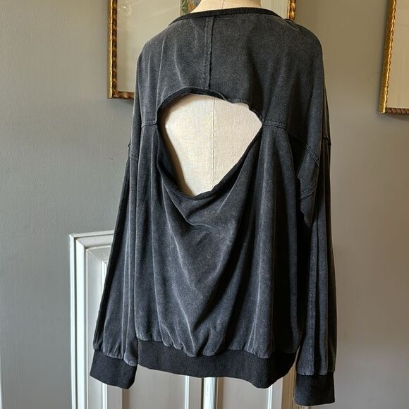 Heyson Sweatshirt Top, Walk, Don’t Run sz Large NWT Washed Black - Picture 3 of 14